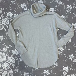 Aritzia The Group Babaton Thermal
Turtleneck  Sweater in Grey Sz Medium